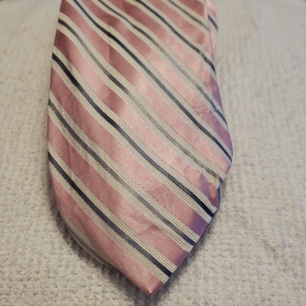 Neck tie
